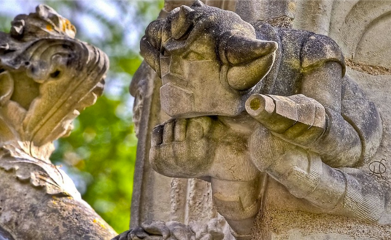 Illustration for article titled A Menagerie of Church Gargoyles Includes Aliens and Astronauts